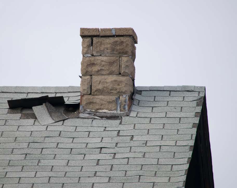 How to Tell if Water Is Coming From Flashing or Chimney