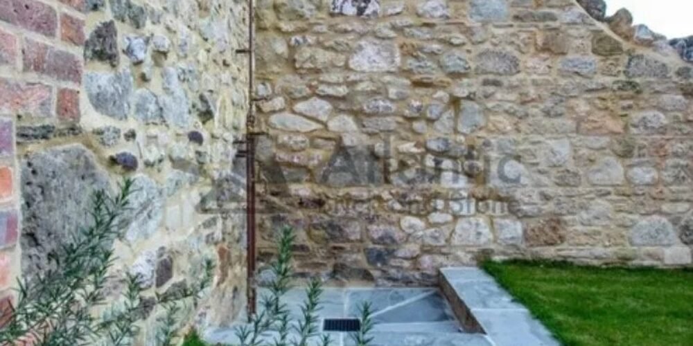 How to Restore an Old Stone Wall?