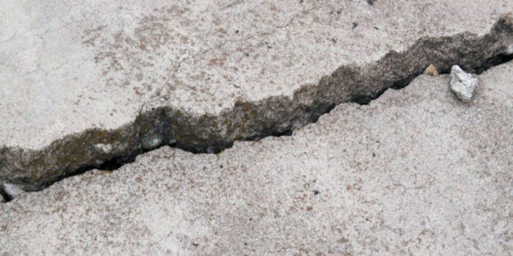 Cracks in slab foundation when to worry